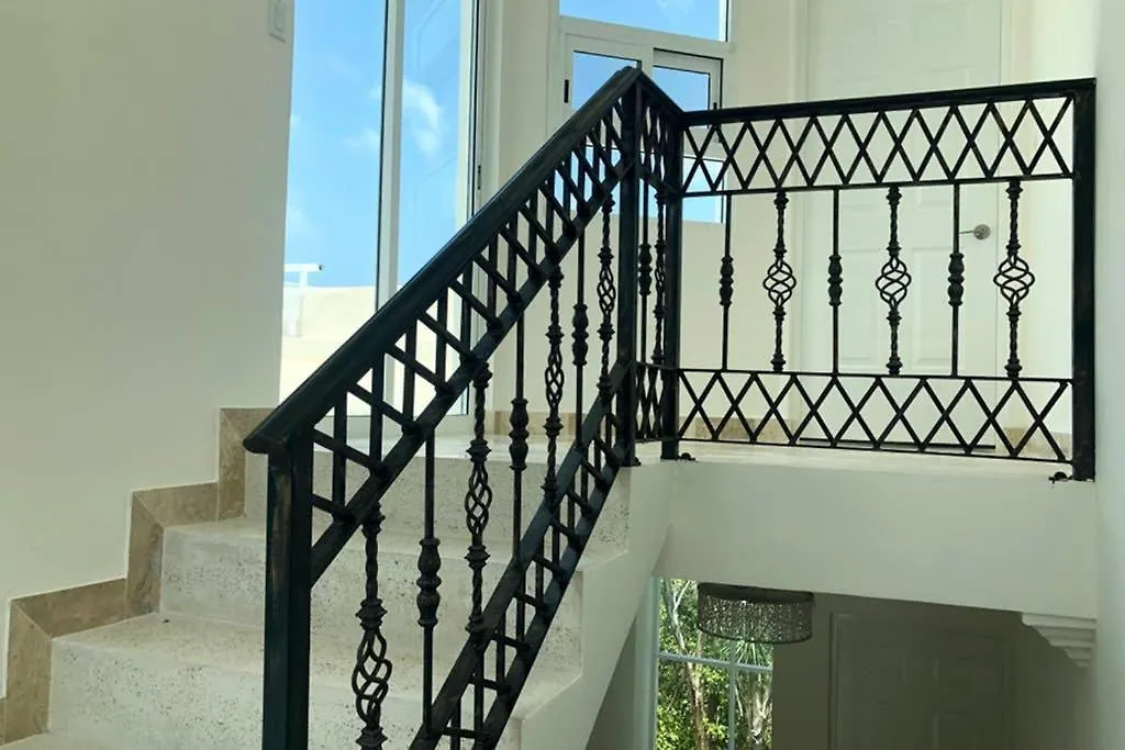 Upscale Modern Home + Rooftop Pool, TVs, AC&Wifi Puerto Morelos
