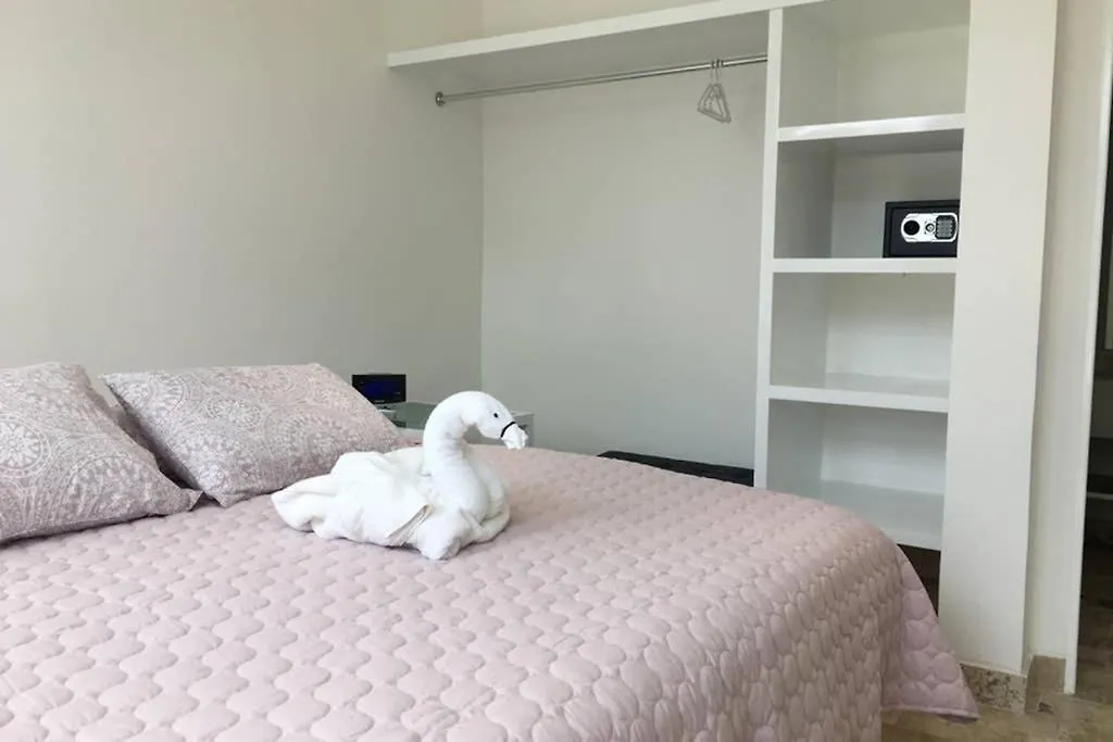 Upscale Modern Home + Rooftop Pool, TVs, AC&Wifi Puerto Morelos Messico