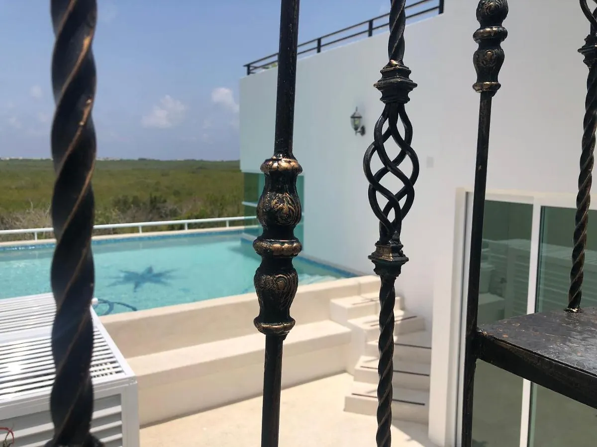 Upscale Modern Home + Rooftop Pool, TVs, AC&Wifi Puerto Morelos