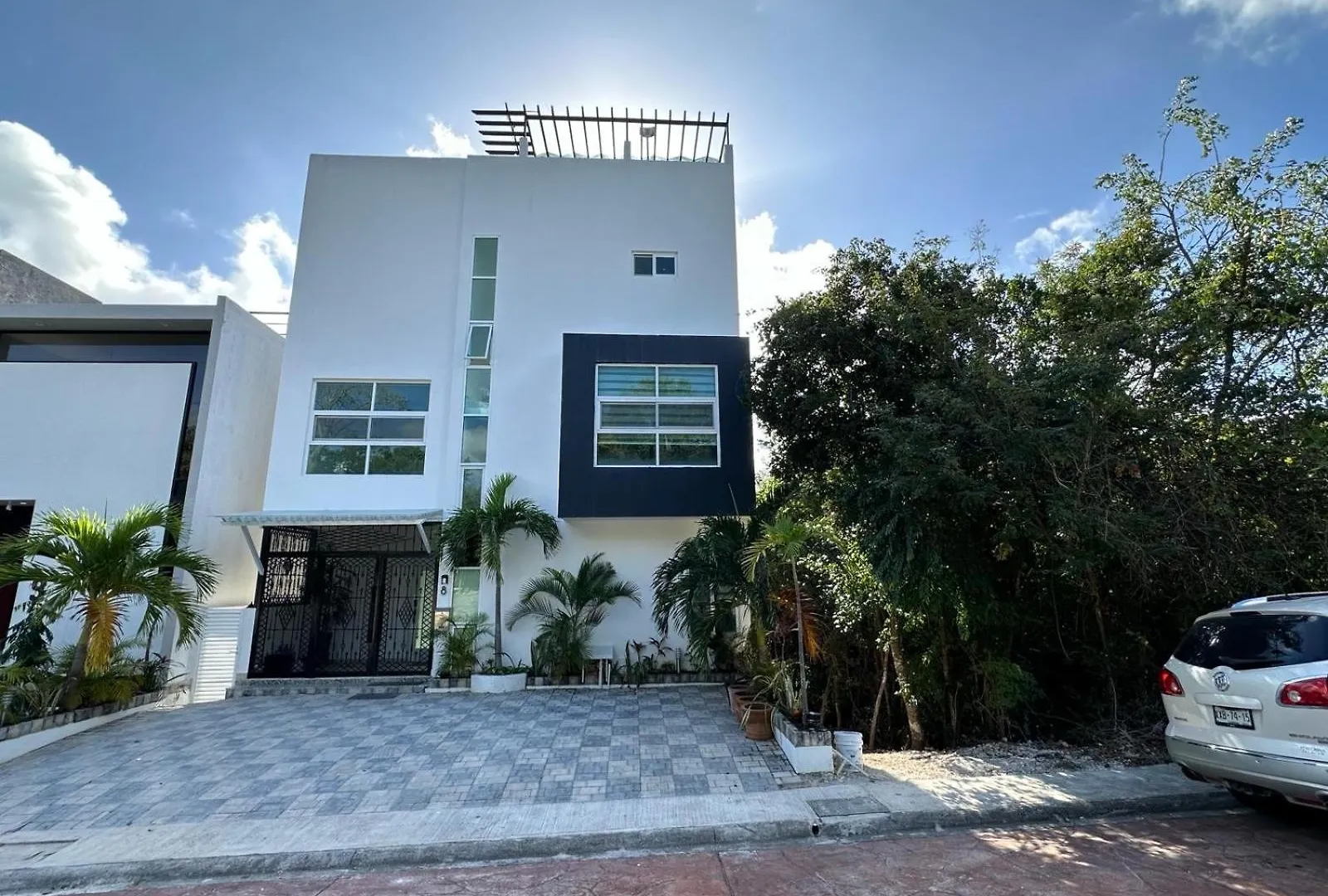 Casa vacanze Upscale Modern Home + Rooftop Pool, TVs, AC&Wifi Puerto Morelos