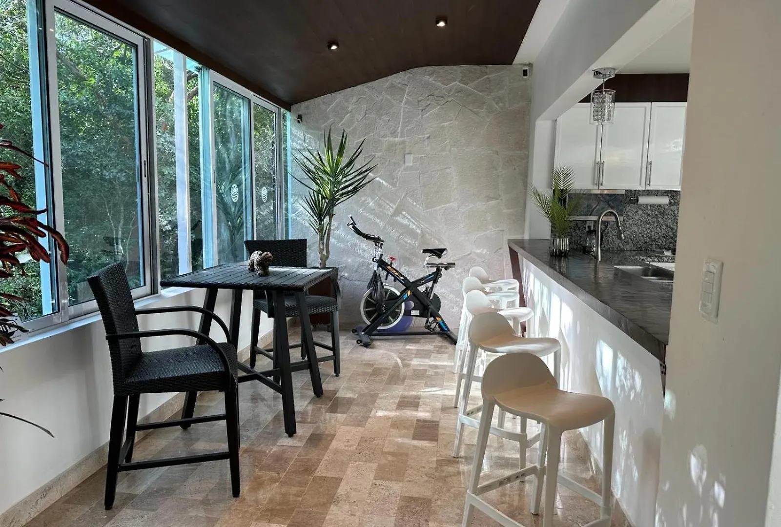 Upscale Modern Home + Rooftop Pool, TVs, AC&Wifi Puerto Morelos Messico